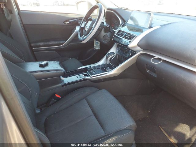 2019 MITSUBISHI ECLIPSE CROSS JA4AT5AAXKZ053202 Photo 4
