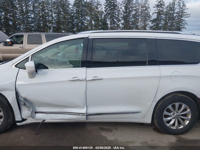 Chrysler Pacifica Touring L 2019 2C4RC1BG7KR613188 Image 14