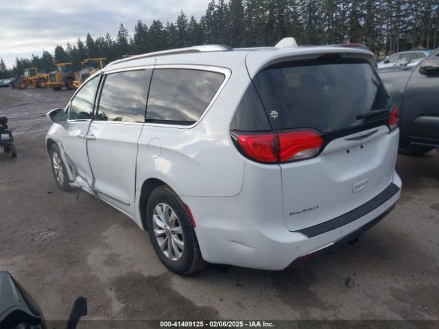 2019 CHRYSLER PACIFICA 2C4RC1BG7KR613188 Photo 2
