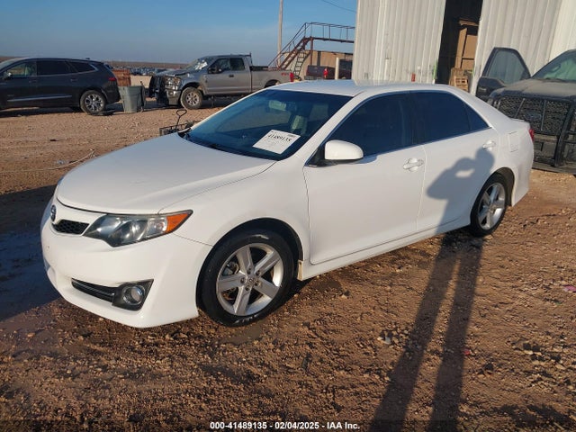 4T1BF1FK4EU444595 Toyota CAMRY SE