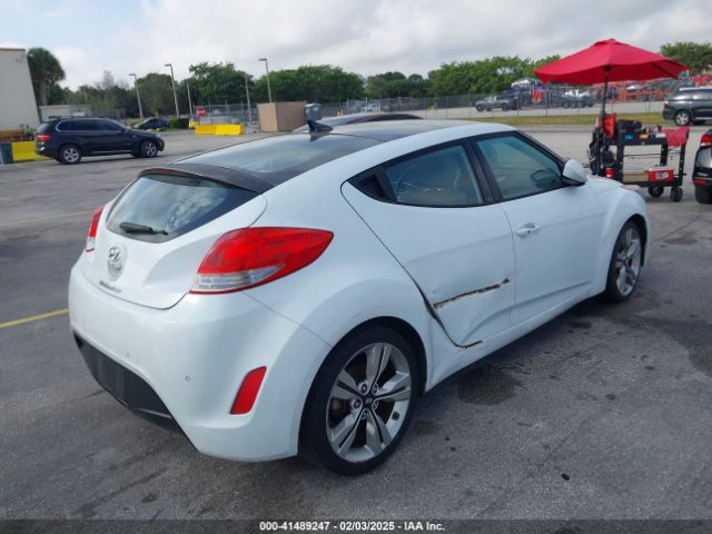 KMHTC6AD9EU200668 Hyundai Veloster Base W/gray