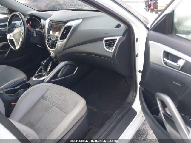 KMHTC6AD9EU200668 Hyundai Veloster Base W/gray