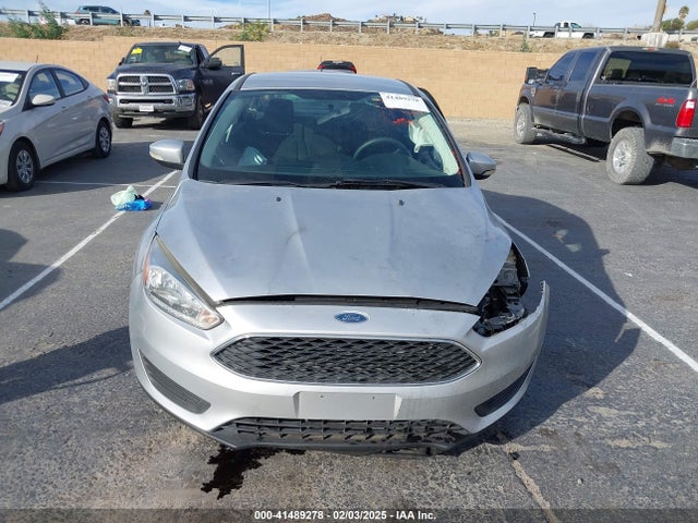 1FADP3F28HL300313 Ford FOCUS SE