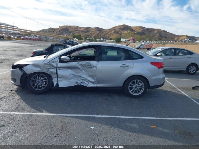 1FADP3F28HL300313 Ford FOCUS SE