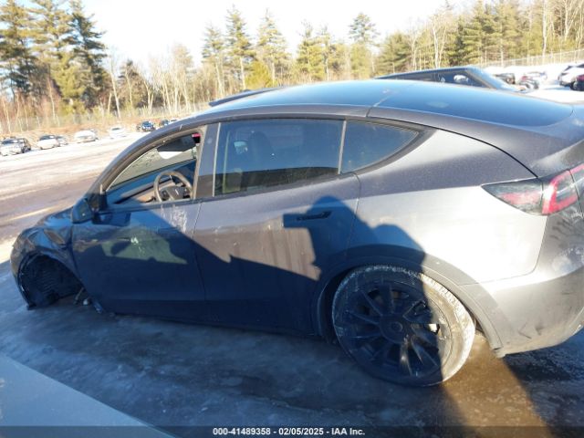 7SAYGDEE1NF481396 Tesla Model Y Long Range Dual Motor All-wheel Drive
