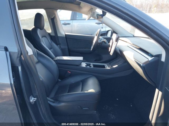 7SAYGDEE1NF481396 Tesla Model Y Long Range Dual Motor All-wheel Drive