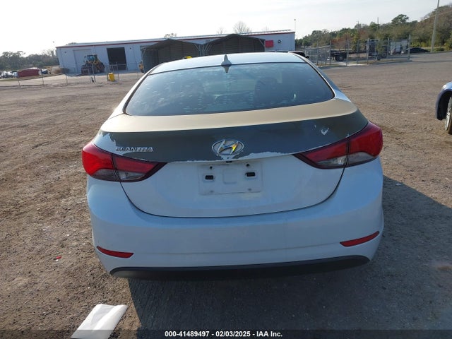 Hyundai ELANTRA SE 2015 5NPDH4AE5FH576013 Image 16