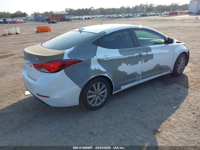 Hyundai ELANTRA SE 2015 5NPDH4AE5FH576013 Image 4