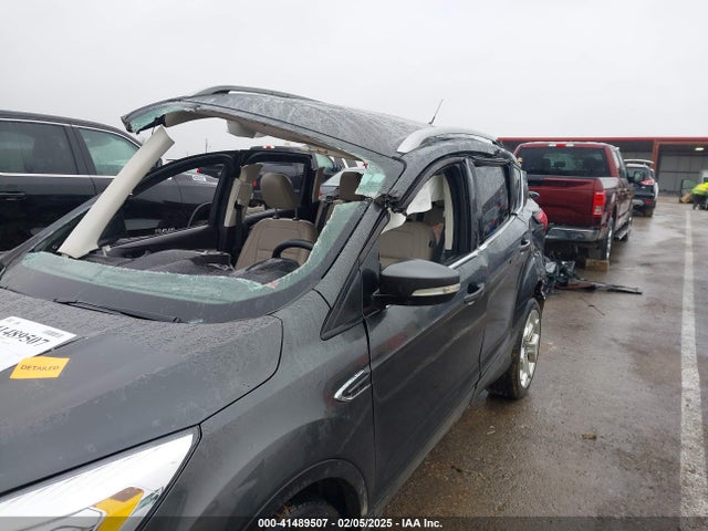 1FMCU9J98KUC31190 Ford Escape Titanium