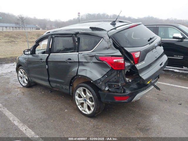 1FMCU9J98KUC31190 Ford Escape Titanium