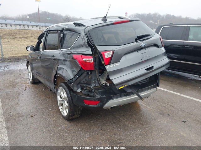 1FMCU9J98KUC31190 Ford Escape Titanium