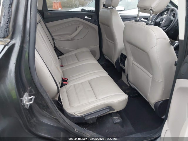 1FMCU9J98KUC31190 Ford Escape Titanium