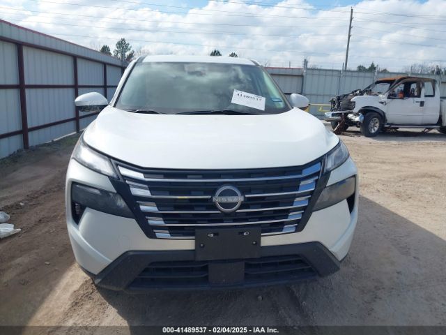 5N1BT3BA8RC677716 Nissan Rogue Sv Fwd