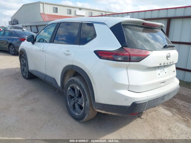 5N1BT3BA8RC677716 Nissan Rogue Sv Fwd