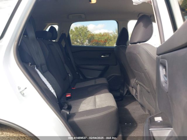 5N1BT3BA8RC677716 Nissan Rogue Sv Fwd