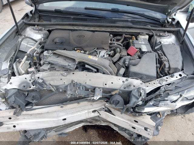 4T1B11HK2JU070977 Toyota CAMRY SE