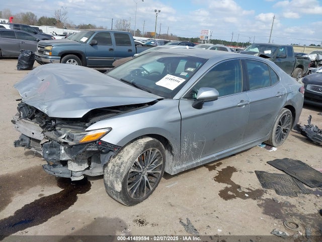 4T1B11HK2JU070977 Toyota CAMRY SE