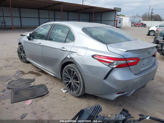 4T1B11HK2JU070977 Toyota CAMRY SE