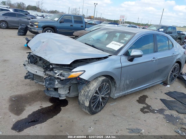4T1B11HK2JU070977 Toyota CAMRY SE