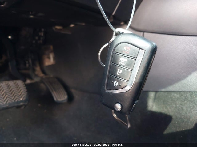 JTDEPRAE5LJ059544 Toyota COROLLA LE