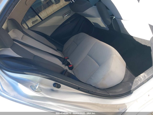 JTDEPRAE5LJ059544 Toyota COROLLA LE