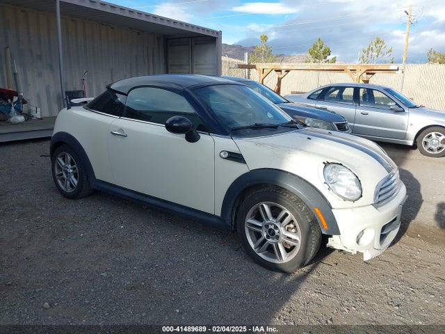 2012 MINI COOPER WMWSX1C57CT300037 Photo 0