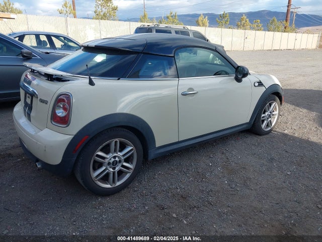 2012 MINI COOPER WMWSX1C57CT300037 Photo 3