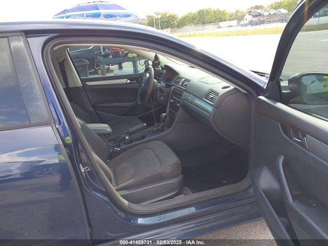 Aukcja sprzedaży 2013 Volkswagen Passat 2.5l S, vin: 1VWAP7A37DC053930, numer aukcji: 41489731