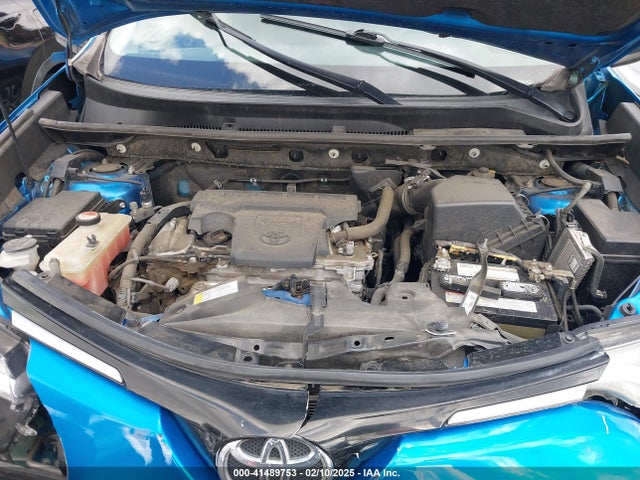 Toyota RAV4 LE 2016 JTMZFREV6GJ066409 Image 10
