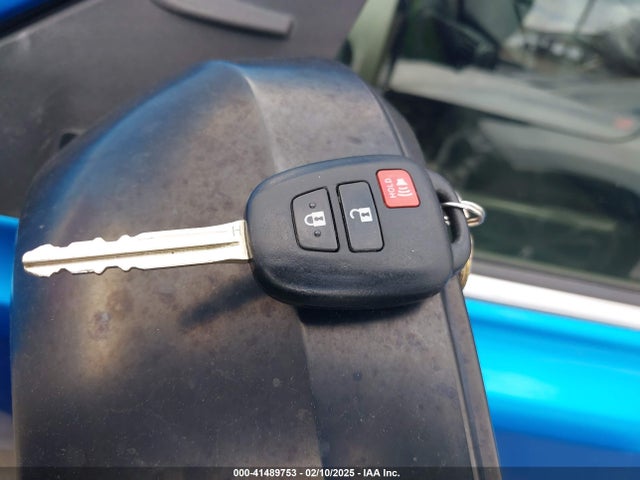 Toyota RAV4 LE 2016 JTMZFREV6GJ066409 Image 11