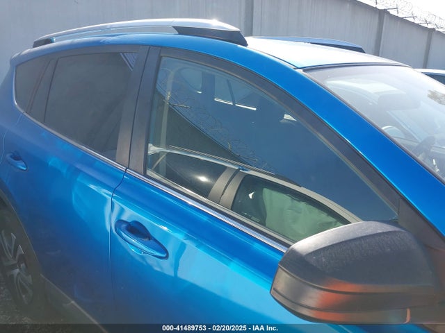 Toyota RAV4 LE 2016 JTMZFREV6GJ066409 Image 13