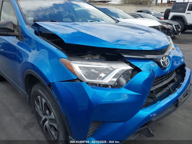 Toyota RAV4 LE 2016 JTMZFREV6GJ066409 Image 17