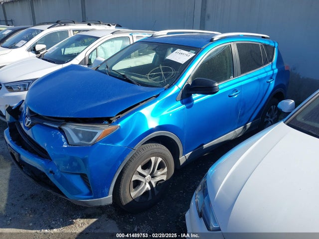 Toyota RAV4 LE 2016 JTMZFREV6GJ066409 Image 2