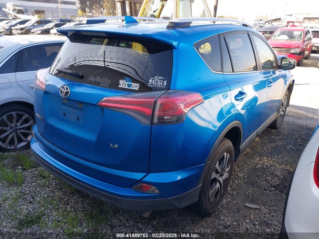 Toyota RAV4 LE 2016 JTMZFREV6GJ066409 Image 4