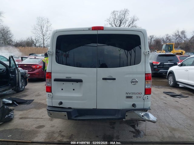 5BZBF0AA8FN850680 Nissan Nv Passenger Nv3500 Hd Sv V6