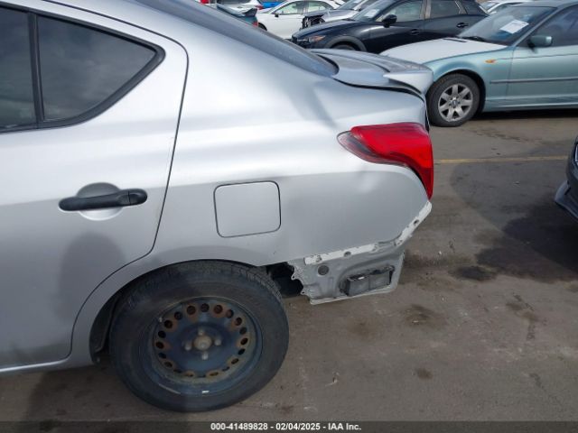 3N1CN7AP3FL827623 Nissan Versa 1.6 S+