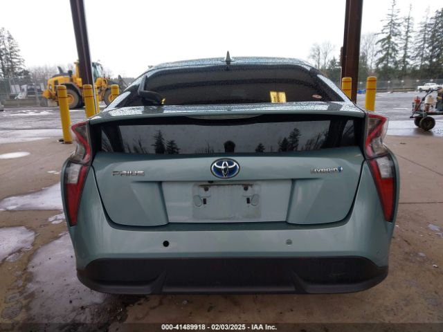 JTDKARFU8J3553032 Toyota Prius Three Touring