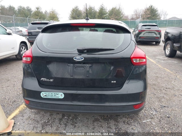 Ford FOCUS SE 2018 1FADP3K28JL281919 Image 16
