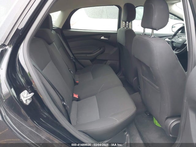 Ford FOCUS SE 2018 1FADP3K28JL281919 Image 8
