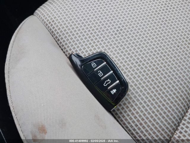 3MYDLBJV5LY709971 Toyota YARIS LE