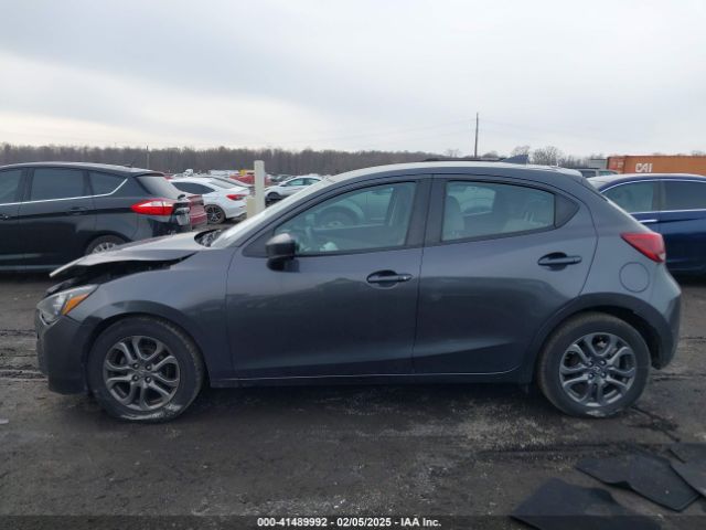 3MYDLBJV5LY709971 Toyota YARIS LE