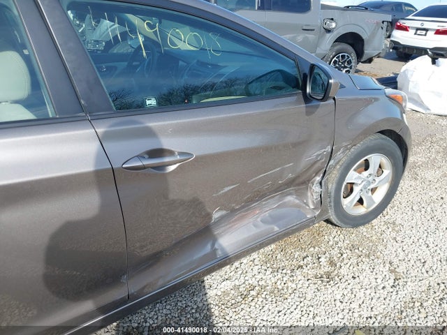 Hyundai ELANTRA SE 2015 5NPDH4AE5FH622097 Image 17