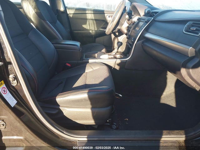 4T1BF1FK4HU383222 Toyota CAMRY SE