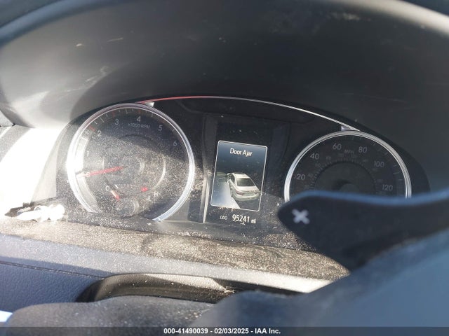 4T1BF1FK4HU383222 Toyota CAMRY SE