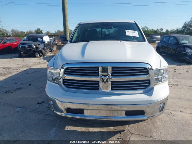 1C6RR7GG1JS264947 RAM 1500 Big Horn  4x4 6'4 Box