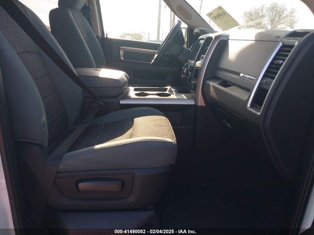1C6RR7GG1JS264947 RAM 1500 Big Horn  4x4 6'4 Box
