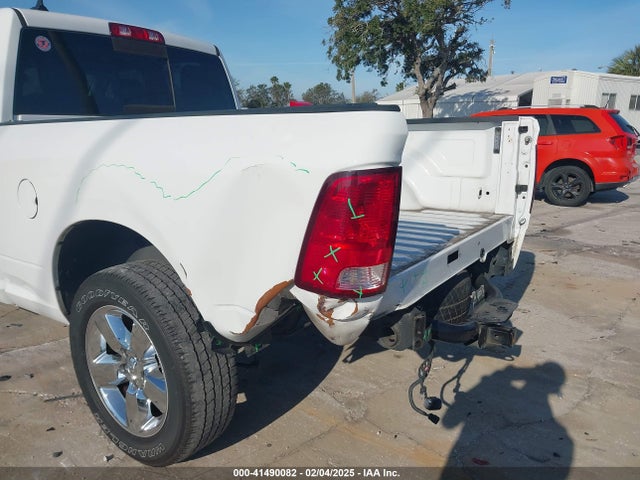 1C6RR7GG1JS264947 RAM 1500 Big Horn  4x4 6'4 Box