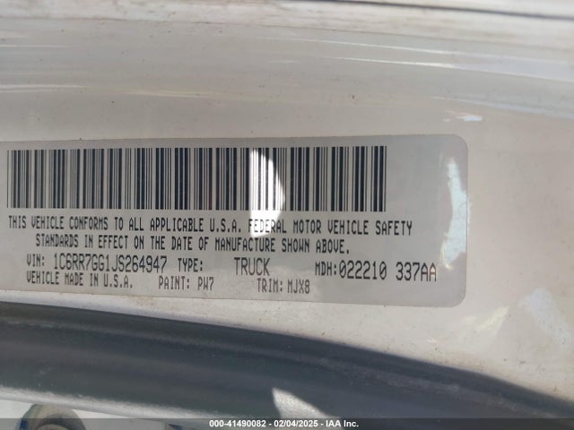 1C6RR7GG1JS264947 RAM 1500 Big Horn  4x4 6'4 Box