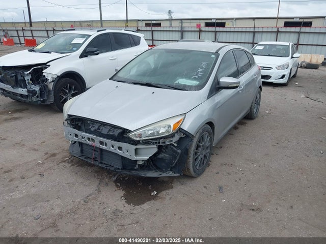 Ford FOCUS SE 2016 1FADP3K20GL391081 Image 2