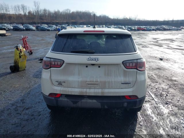 3C4NJDBB7KT703593 Jeep Compass Latitude 4x4